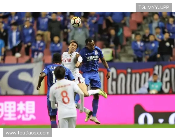 上海申花与权健激战正酣直播盛况全程回顾与精彩瞬间分享