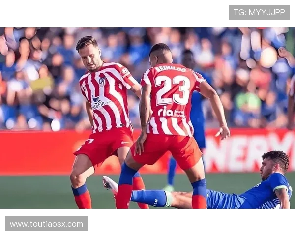 华伦西亚主场迎战马德里球队争夺西甲积分榜关键战役