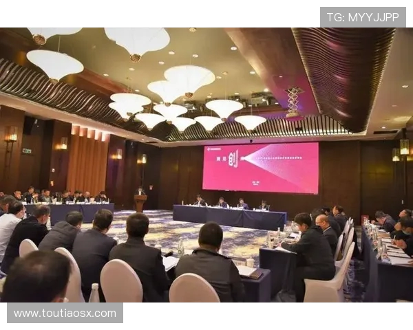 重庆羽毛球队意识争议引发热议球员表现与团队精神的深度探讨